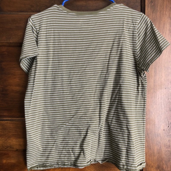 Stripes polo v neck t shirt - Picture 2 of 3